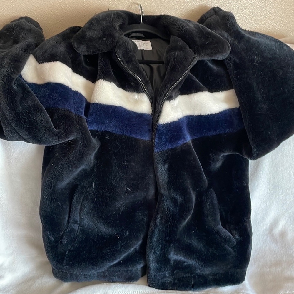 Urban Outfitters Puffy Jacket,lightly worn , perfect condition